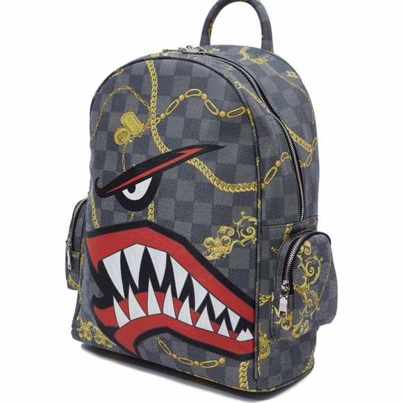 🚫SOLD!!🚫Sharkmouth Gold chain backpack - Picture 2 of 8